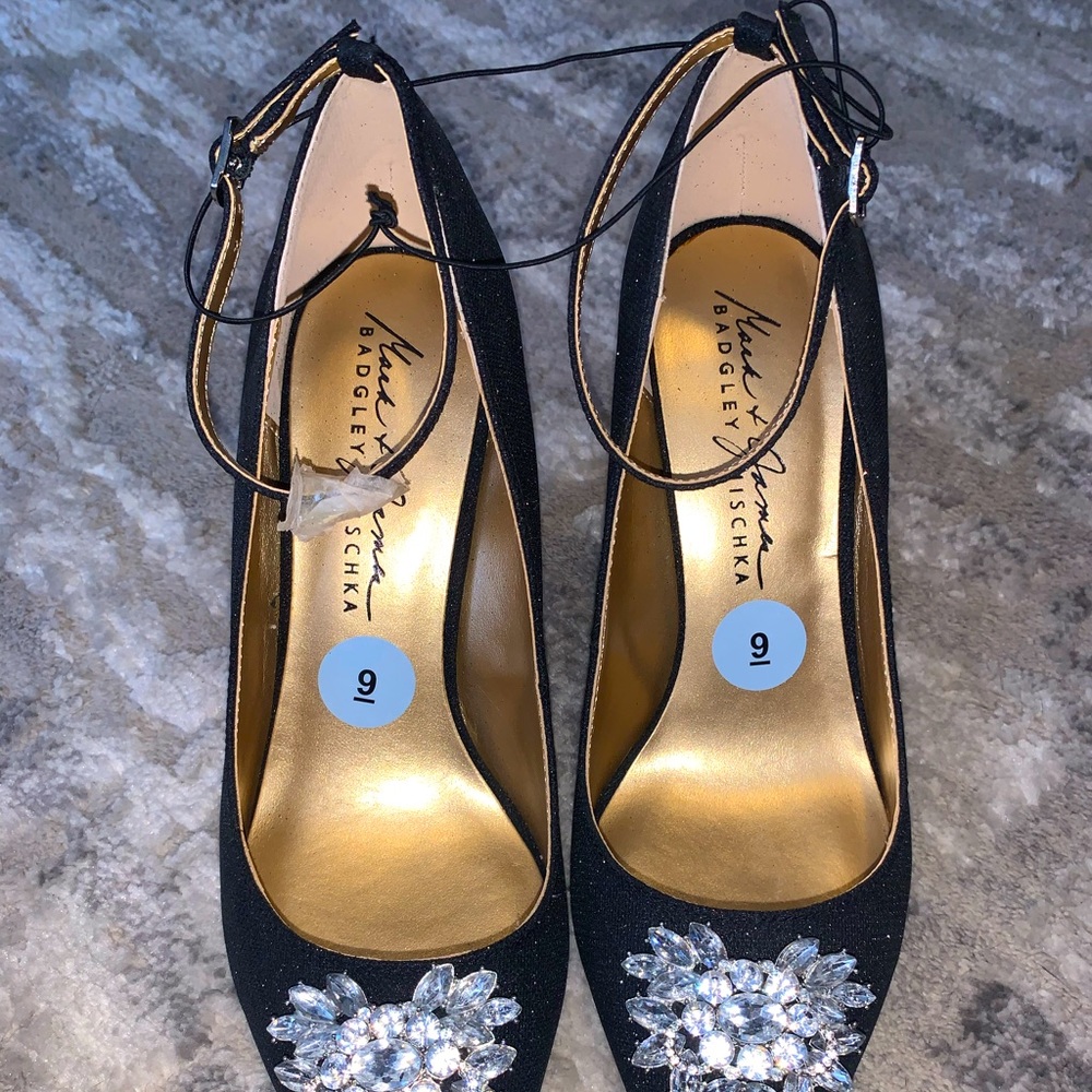 NWOT BADGLEY MISCHKA .. Never worn